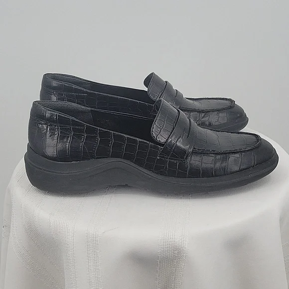 Ralph Lauren Black Matte Faux Croc Tamara Loafers, Size 7.5B - Picture 2 of 6